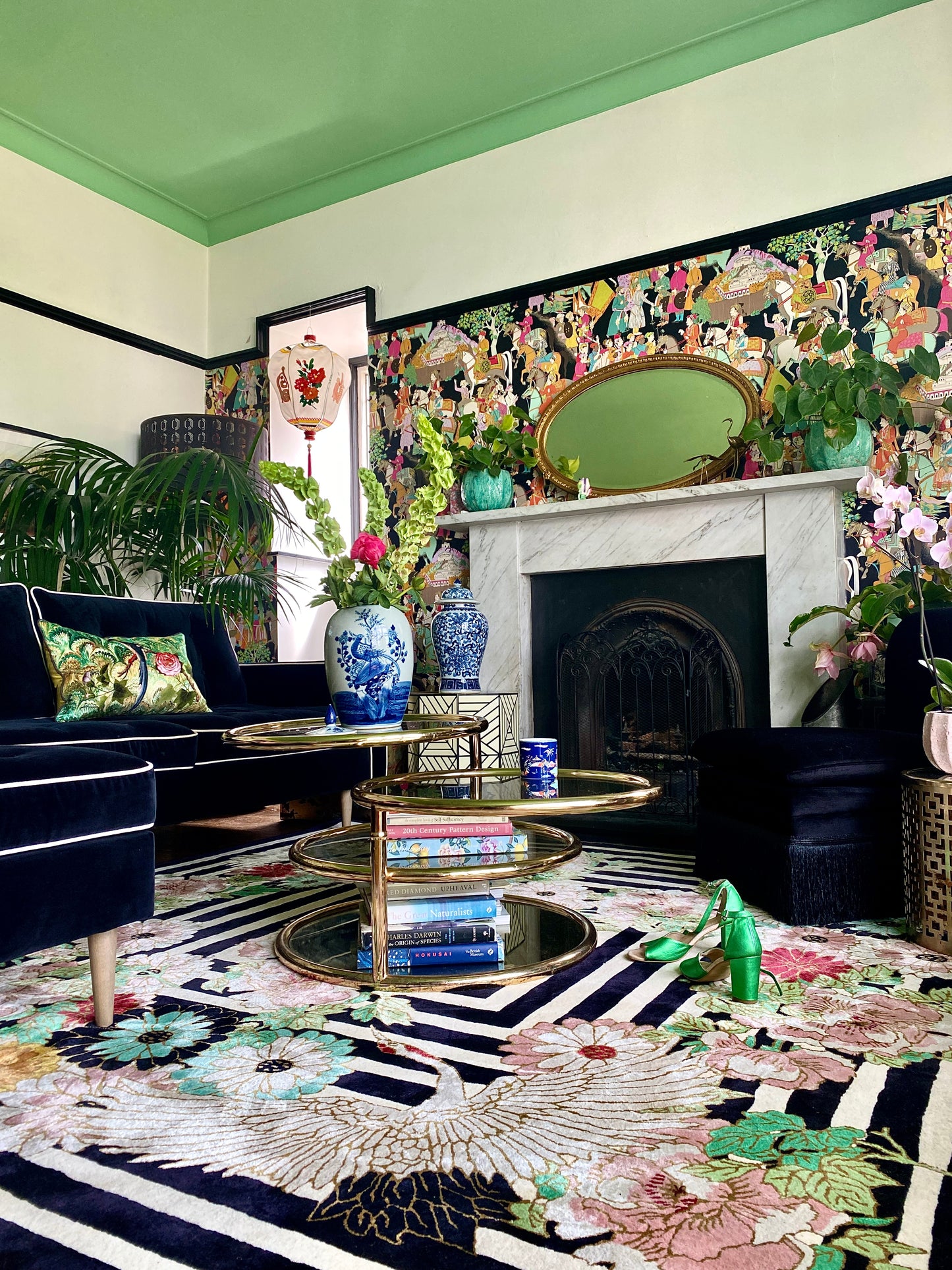Kimono Noir - Hand Tufted Rug