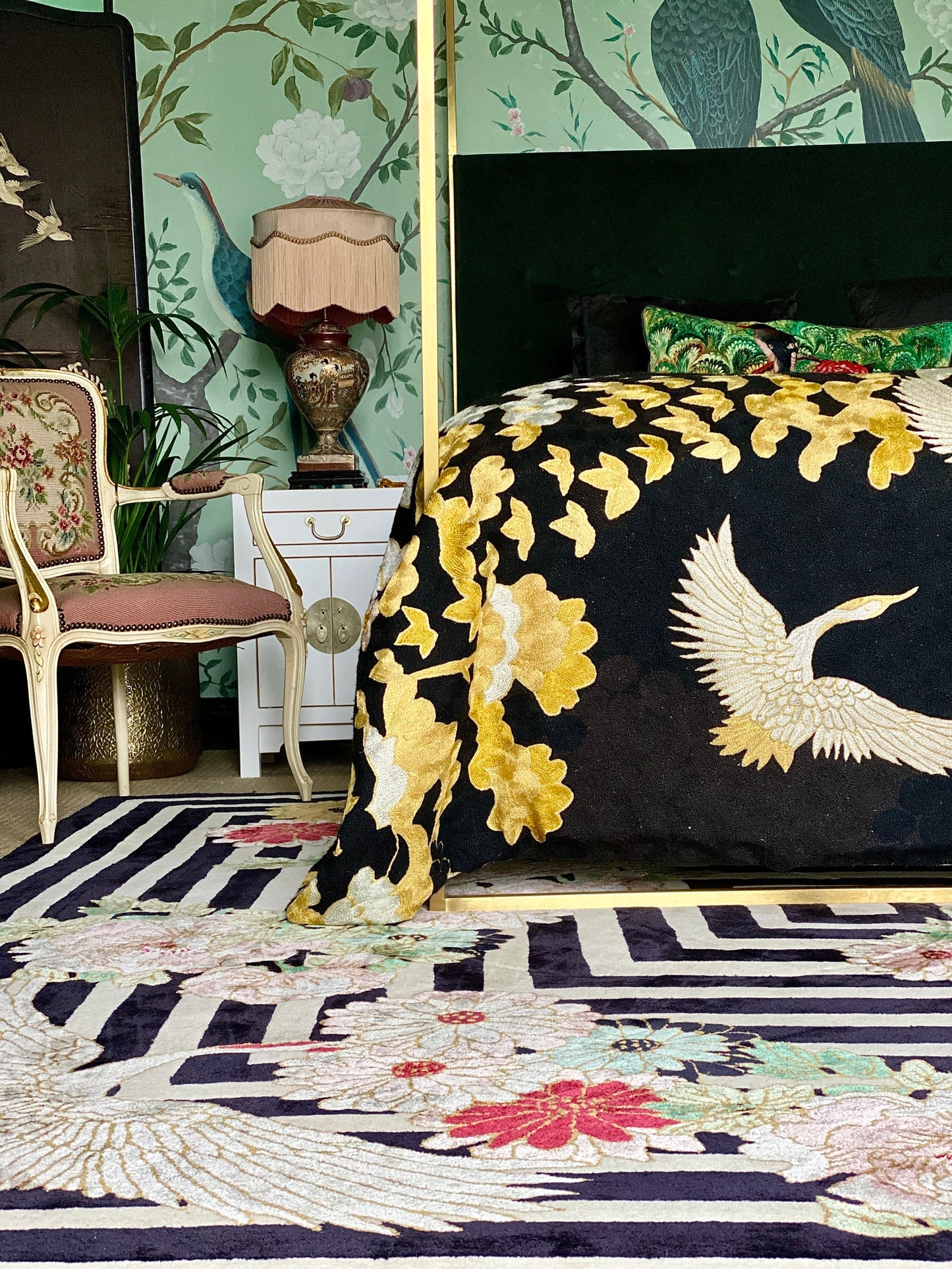Kimono Noir - Hand Tufted Rug
