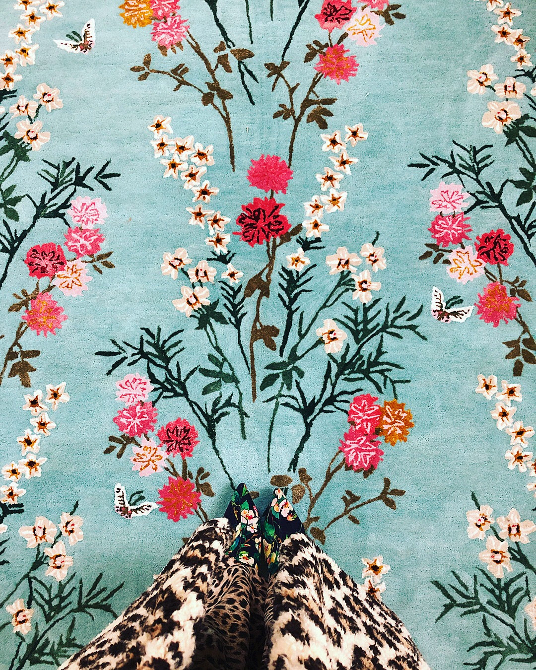 Flowers of Virtue Opal Blue - Hand Tufted Rug